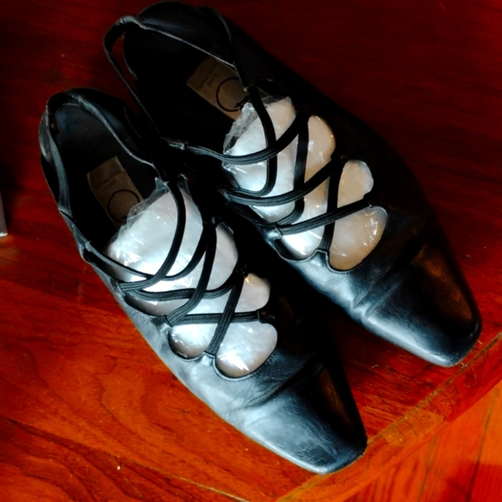 Leather criss cross low block heel sling backs 7.5